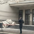 Protest građana i studenata zbog obrušavanja fasade Gimnazije, reagovali izvođač i tužilaštvo