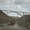 Izrael bombardovao pruge i mostove da bi omeo iransku Revolucionarnu gardu