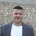 "Hteo sam da uzjašem konja i tako dođem ovde": Sloba Radanović stigao na koncert Južnog vetra! Večeras peva pesme pokojnog…