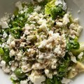 Lagana večera za nekoliko minuta: Salata sa tunjevinom, fetom i zanimljivim dresingom