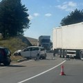 Žestok sudar kamiona i dva automobila kod Zlatibora, saobraćaj stoji, kolona je ogromna!