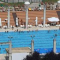 Kraj noćnog kupanja na otvorenom bazenu na Spensu