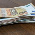 Našli ste novac na ulici: Zakon propisuje kada smete da ga zadržite, a kada rizikujete kaznu, čak i zatvor