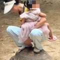 Došla u zoološki vrt sa decom i "provozala" se na džinovskoj kornjači: Snimak razbesneo javnost