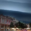 Nestvaran prizor iz Smedereva: Superćelijski oblak se nadvio nad gradom - za par trenutaka stigla orkanska oluja (foto)