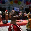 Počeo karneval u Rio de Žaneiru, paradirali i psi u kostimima i šljokicama