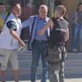 Mladić verbalno napao SNS aktivistu u Novom Sadu: Vlast optužuje opoziciju - "mržnja rađa mržnju"