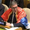 Moćno - pogledajte trenutak kada je Vučić ogrnuo trobojku: Predsednik Srbije raširio srpsku zastavu u Ujedinjenim nacijama…