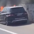 Planuo automobil na Voždovcu! Požar šokirao meštane (VIDEO)