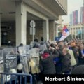 Izabran gradonačelnik Novog Sada, neredi na protestu ispred Skupštine