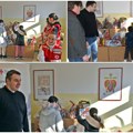 Захваљујући Спортском удружењу “Водени спортови Футог” и Црвеном крсту Новог Сада, пакетићи обрадовали малишане