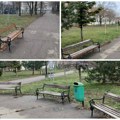 Nove klupe i kante u parku u Staroj Pazovi JP "Čistoća" stvara bolje uslove za boravak svih posetilaca