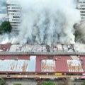 (Foto/video) Lokalizovan požar u tržnom centru "Enjub" na Novom Beogradu: Vatrogasne ekipe rade na dogašivanju