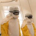 (Foto) Smrtonosni virus se širi kao požar, a u zemlji haos! Upadaju u bolnice i iznose tela preminulih, otimaju zaraženu decu…