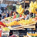 Hrvati se žale na previsoke cene namirnica, sanjaju trešnje