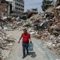 Pola godine posle smrtonosnog zemljotresa u Turskoj: „Ničega ovde nema, osim bakterija i muva“