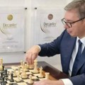 Vučićev gambit: Predsednik Srbije igra partiju šaha u kojoj žrtvuje sebe