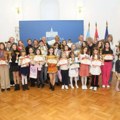 „Šljokice u plavom“ iz 12 zemalja: U Novom Sadu na muzičkom festivalu deca iz Srbije i šireg regiona (foto)