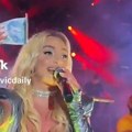 Maja Berović dobila 100 dinara bakšiš na nastupu: Dok ostali mašu sa evrima, njena reakcija se prepričava