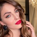 Džejla Ramović završila fakultet! Pevačica studirala u inostranstvu i njena profesija nema veze sa muzikom