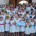 Dečiji hor „Čarobna nota“ nastupa kod niške Tvrđave na Svetski dan muzike