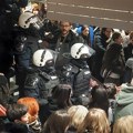 Studenti blokirali Filozofski fakultet u Novom Sadu, dekan pozvao policiju