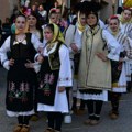 Čuvari narodne tradicije: U Isakovu kod Ćuprije 10. Međunarodni festival folklora (foto)