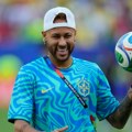 Nejmar nastavlja da šokira! Brazilac prvo otišao na kockanje, pa se počastio poklonom od 20 miliona evra! Sve pršti od luksuza!…