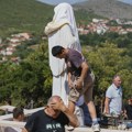 VIDEO Uhapšen muškarac osumnjičen da je zapalio oltar i išarao kip Bogorodice u Međugorju
