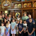 Sedma godina humanosti: Pomoć iz Subotice stigla do 33 školarca sa Ozrena