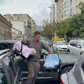 Silvija Nedeljković sa sinom i ćerkom izašla iz porodilišta: Muž nosi blizance i kiti trubače, ponosni roditelji ne kriju…