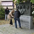 Novinari položili cveće na spomenik ubijenoj šabačkoj novinarskoj ekipi: „Za nezaborav Dejana, Bore, Amidže i Sretana“