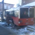 Autobus sleteo s puta i uleteo u dvorište kuće na obodu Beograda