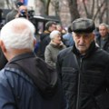 Penzioneri na Kosovu i metohiji ne mogu da podignu svoja primanja: Nemaju za osnovne namirnice, ni za lekove!