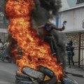 Premijer Haitija podneo ostavku: Naoružane bande ga sprečile da se vrati u zemlju! Glavni grad je pod njihovom kontrolom, na…