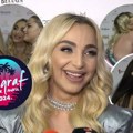 Ovo joj je izmamilo najveći osmeh! Maja se družila sa fanovima u Budvi, a pred nastup je sačekalo iznenađenje