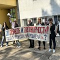 Protest u Srbobranu: Podrška profesorkama koje su obustavile nastavu zbog studentskih zahteva