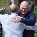 Srdačan susret dva lidera; Putin i Lukašenko na neformalnom sastanku FOTO/VIDEO