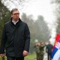 "Vlada opšta nervoza oko oružja u svetu" Vučić nastavio posetu Nišu, obilazi kasarnu "Mija Stanimirović" (video)
