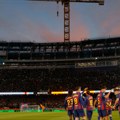 Umesto na meču Lige šampiona, završio na stadionu trećeligaša! Bizarna priča zalutalog navijača Barselone