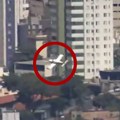 Avion se zakucao direktno u zgradu! Stravičan snimak, letelica se zarila u krov trospratnice u Brazilu, ima mrtvih! (video)