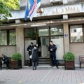 Preti samoubistvom sa krova policijske stanice: Drama u Smederevu, alarmirane hitne službe spasavanja i pregovarači