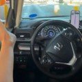 "Volim reakciju ljudi kad im na granici dodam pasoš nogom" Devojka sa krilima pokazala kako to izgleda: "Ovako smo ušli u…