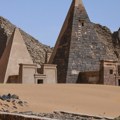 (Foto) Drevne piramide Sudana ugrožene zbog rata: "Kamenje počelo da otpada"