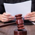 Sipao majci domestos u kafu, pa joj pretio: Posle 9 godina sud ga šalje na lečenje