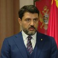 Vladimiru Božoviću nije dozvoljen ulazak u Crnu Goru; Dačić: Ponovna zabrana ulaska Božoviću skandal nad skandalima