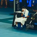 FOTO Ovo se nije videlo na TV: Novak se na pauzi zamotao peškirima zbog ove situacije u Australiji