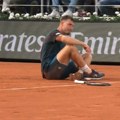 Gospodski gest Novaka Đokovića: Hrvat ostao da leži na šljaci, Nole odmah prišao, a onda...
