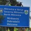 “Dobrodoš li” umesto “Dobrodošli”: Nova tabla u Mitrovici sa greškom