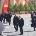 Čelični prsten za Putina! Pogledajte telohranitelje koji imaju "nuklearno dugme" i posebnu aktovku! Neviđene mere obezbeđenja…
